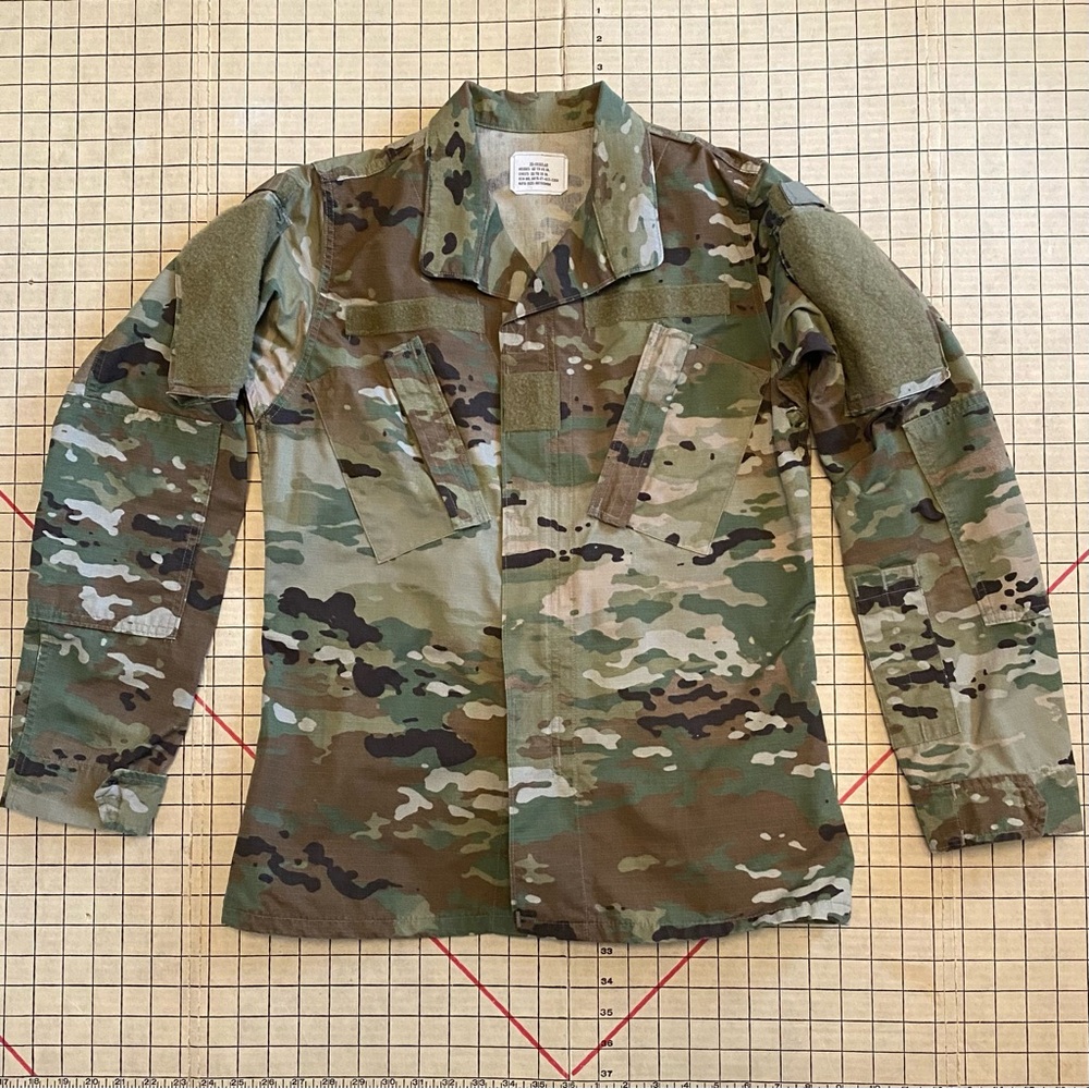 Camouflage Military Jacket Coat, Army Combat Uniform, Women’s size 32 regular/XS